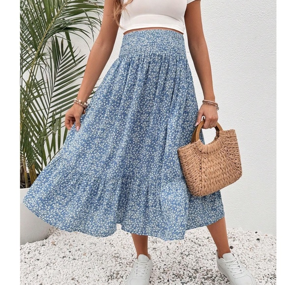 Maternity Floral Print Shirred Stretchy Waist Skirt - Picture 2 of 11